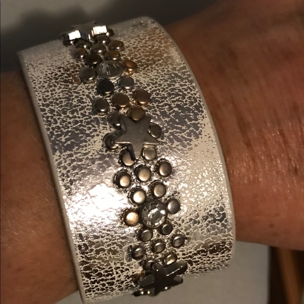 Closeout ▪️Artisan Made Silver inlay Leather Cuff - Picture 2 of 5